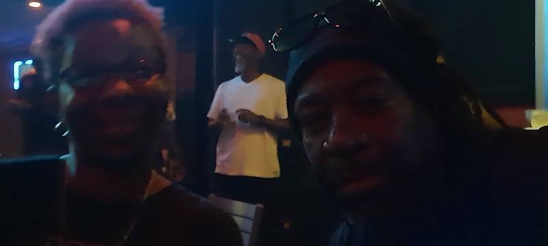 Club Lavilla & Liquors